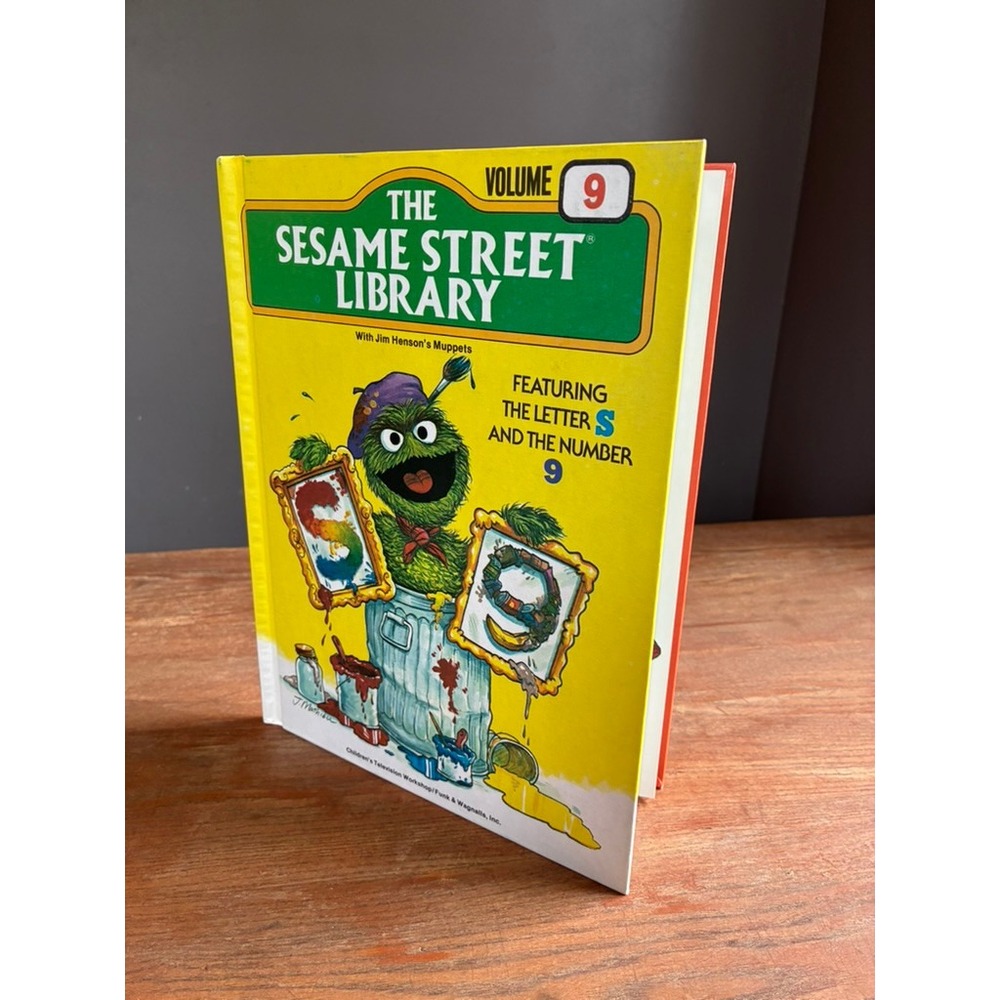 Vintage 1978 Sesame Street Library Vollume 9 Oscar the Grouch Muppets Pristine